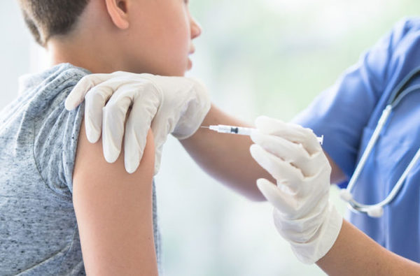 Chính quyền Nhật Bản cân nhắc tiêm vaccine cho trẻ từ 5 đến 11 tuổi