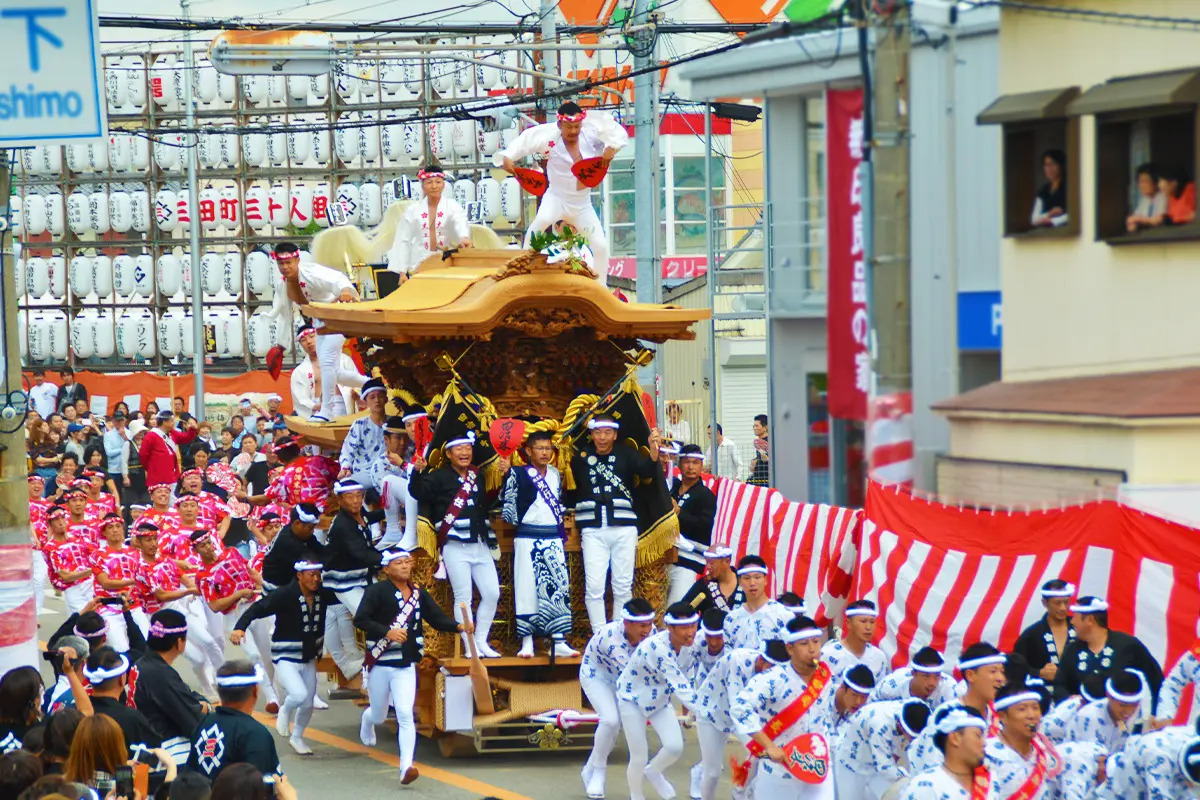 Lễ hội Kishiwada Danjiri Matsuri diễn ra trong bầu không khí náo nhiệt