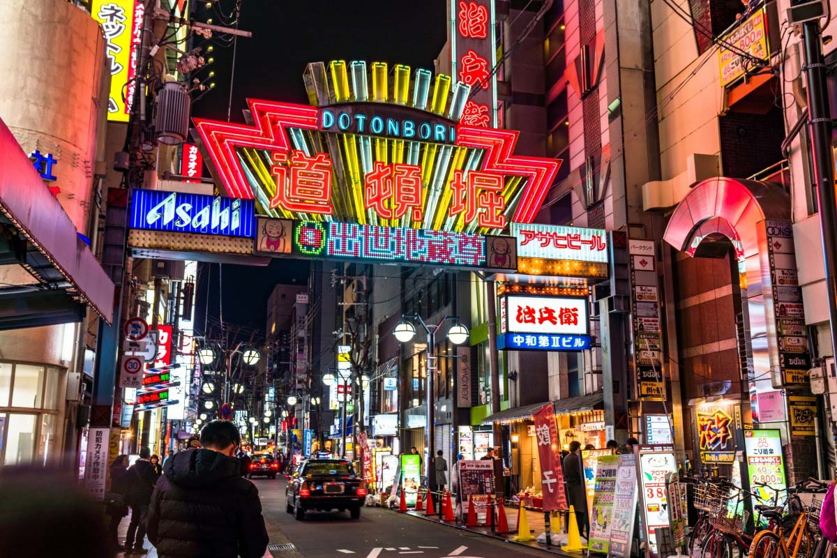 Khu phố Dotonbori sầm uất tại Osaka mà bạn không thể bỏ lỡ
